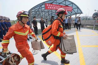 曼城vs埃弗顿首发：哈兰德、阿尔瓦雷斯先发，福登、多库出战